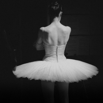 ballerina-ballet-black-and-white-dancer-tutu-Favim.com-46086