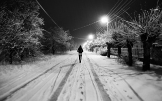 black-and-white-snow-night-girl-wide